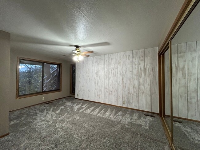 Building Photo - 6367 Woodman Dr