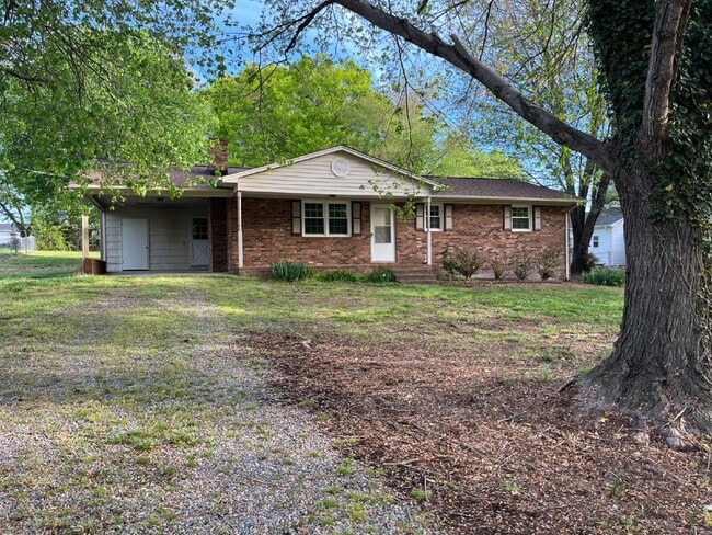 Building Photo - 3935 Yokley St