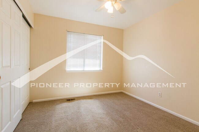 Building Photo - Cozy Home with Two Car Garage and Fenced Back Yard