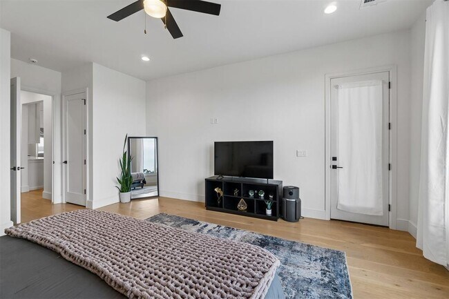 Building Photo - 2109 Wiregrass Dr