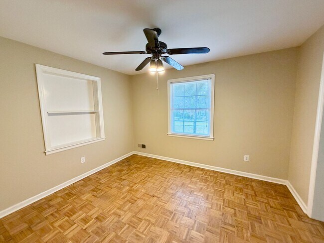 Building Photo - Lexington- Downtown Lexington - Call Lexington office for tours 803-359-0793