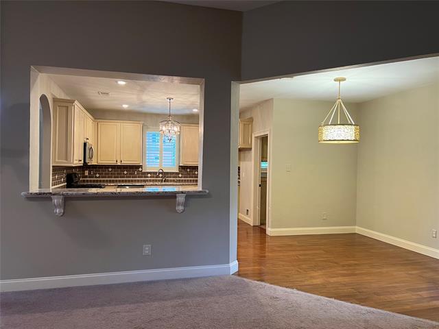 Building Photo - 203 Fallbrook Dr
