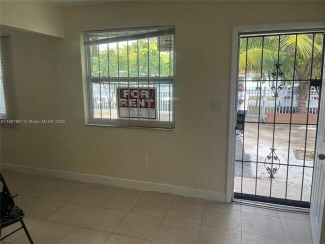 Building Photo - 15812 NW 39th Ct