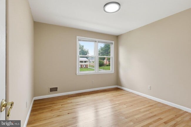Building Photo - 9210 Maple Rock Dr