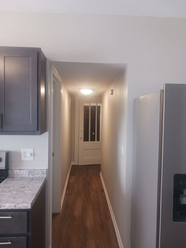 Building Photo - 3 bedroom, 2 bath with office in Frederick...