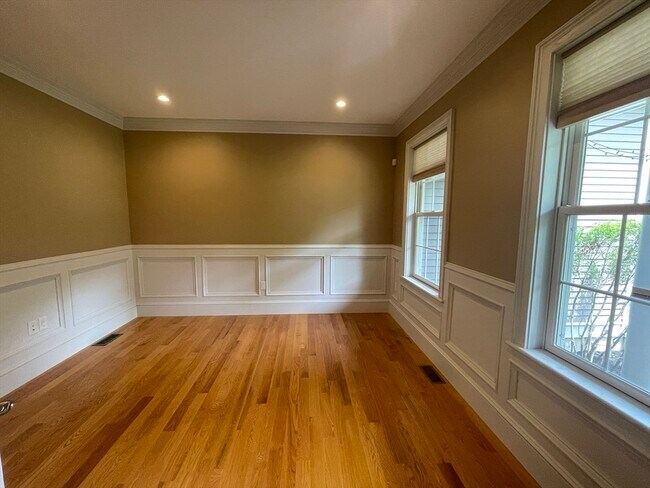 Building Photo - 10 Blodgett Rd