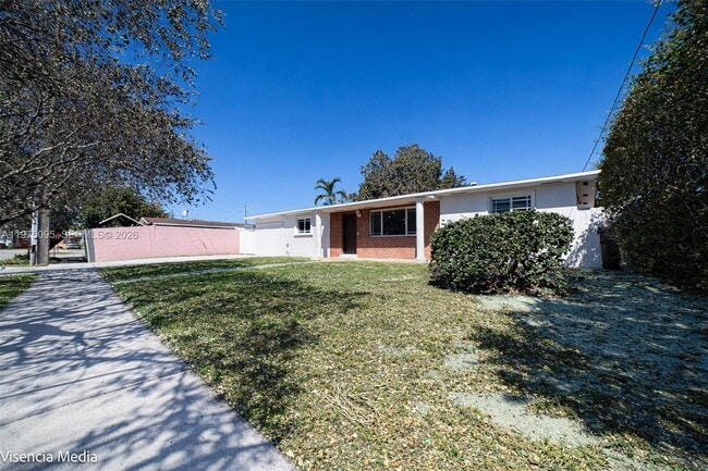 Building Photo - 783 W 78th St