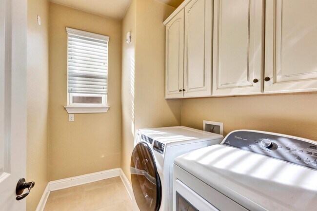 Building Photo - 12024 Versante Cir