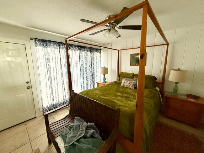 Building Photo - Charming Fully Furnished 2-Bed, 1-Bath Dup...