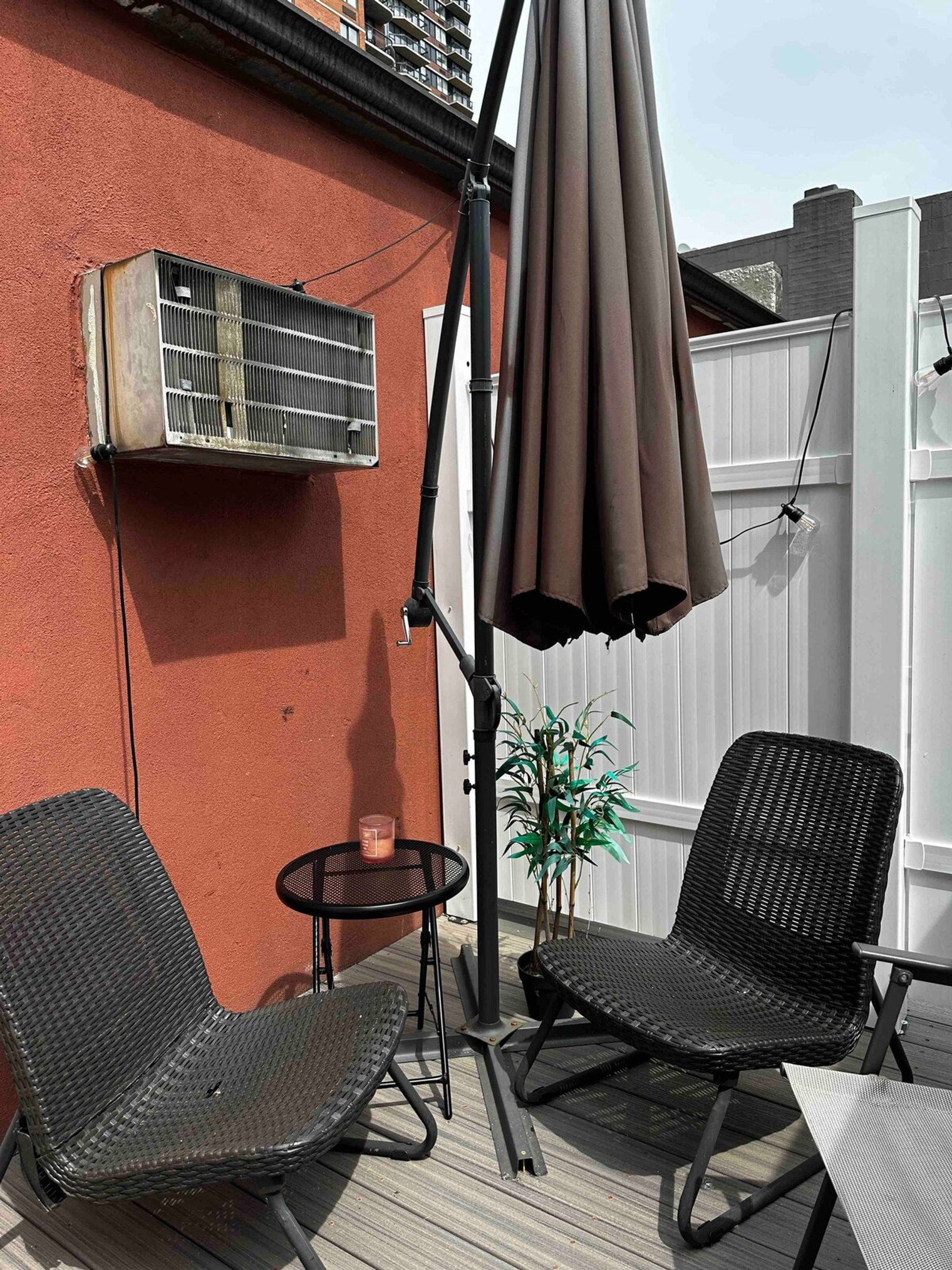 Building Photo - 324 E 75th St