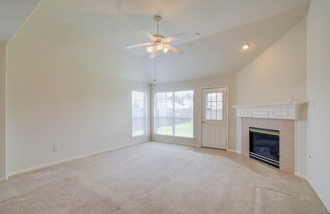 Building Photo - 1519 Mustang Crossing