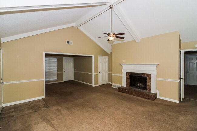 Building Photo - 4365 Ross Rd