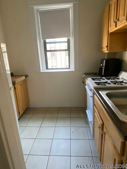 Primary Photo - 1144 Commonwealth Ave
