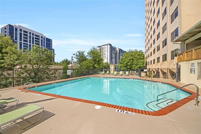 Building Photo - 2479 Peachtree Rd NE