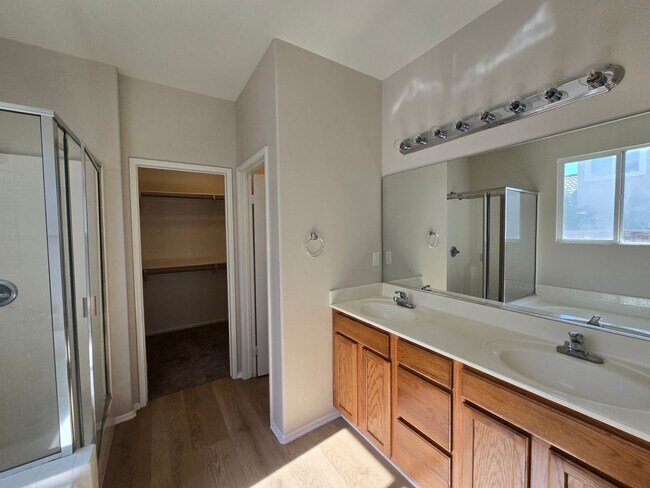 Building Photo - Moreno Valley Single Story Home