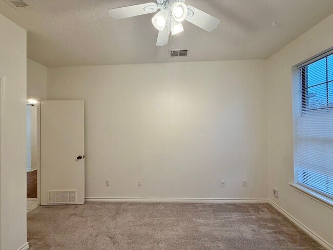 Building Photo - Available Now! 2 Bedroom 2 BathTownhome!