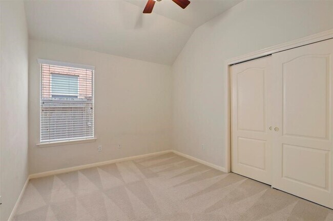 Building Photo - 11618 Columbia Pines Ln