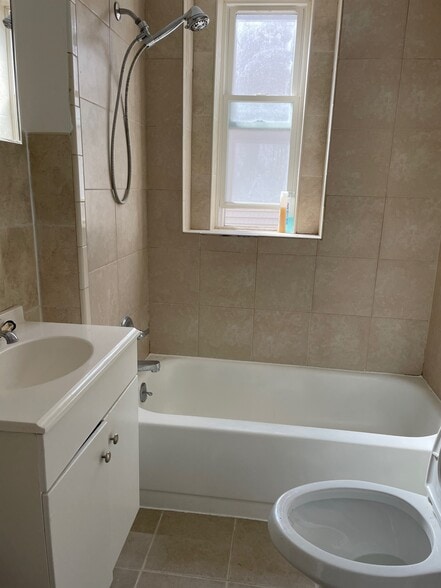 Building Photo - 1303 Hutton St