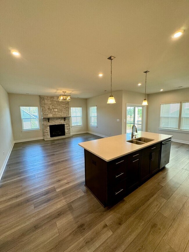 Building Photo - Beautiful, 3BR/3BA, Ranch with Bonus Room in Harrisburg