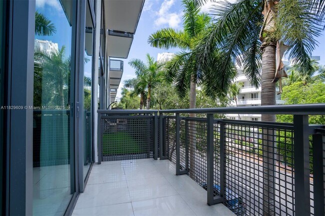 Building Photo - 6000 Collins Ave
