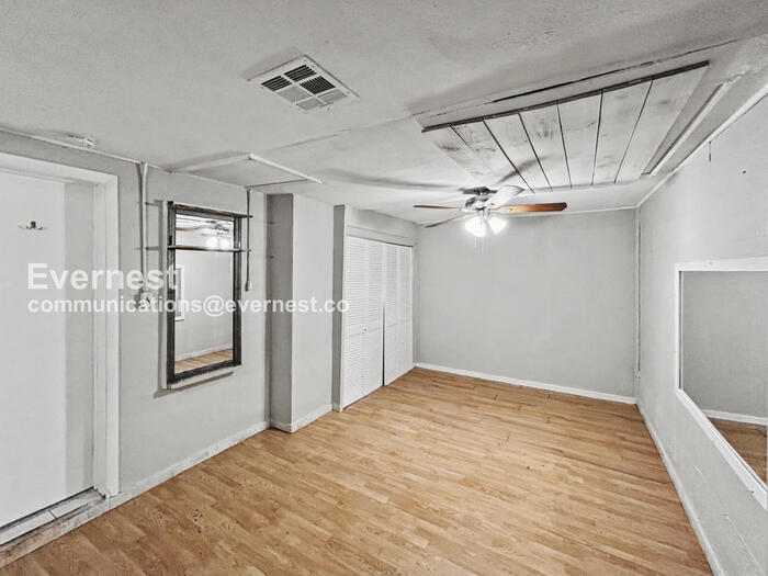 Building Photo - 2412 Arcadia Rd