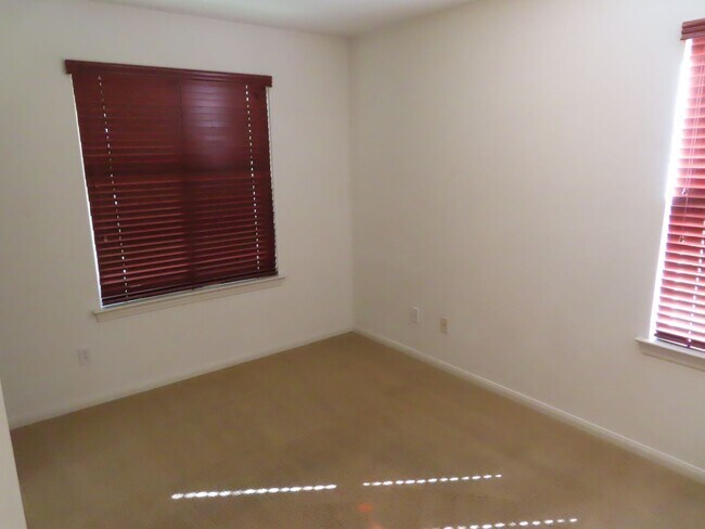 Building Photo - 3125 Harbor Ridge Ln