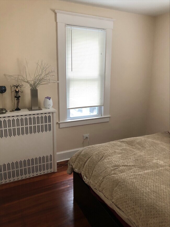 Building Photo - 48 Nesbit Avenue