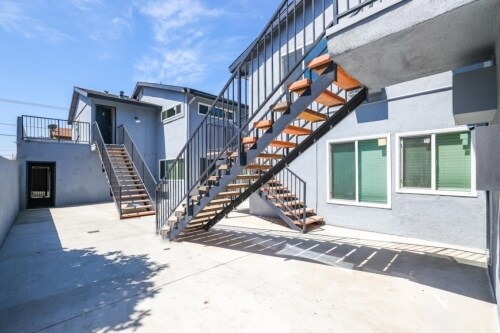 Building Photo - 200 East Wakefield Ave