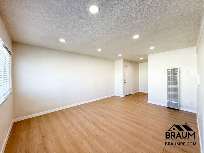 Building Photo - 4636 Laurel Canyon Blvd