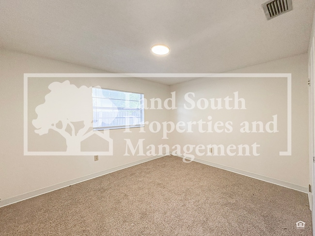 Building Photo - 518 W Belmar St