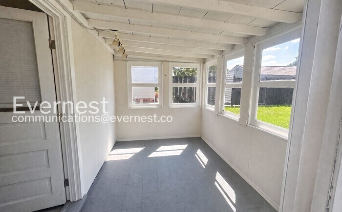 Building Photo - 1254 Elmwood Rd