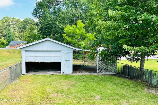 Building Photo - 1329 Hazel Ave