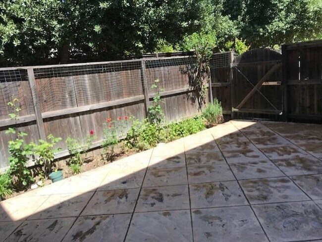 Building Photo - Charming Luxury Home near Downtown & Shopping