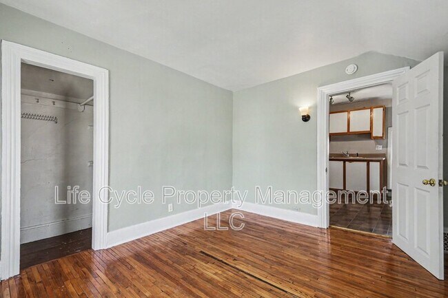 Building Photo - 329 Charles Ave SE