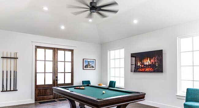 Building Photo - 9730 Kilkenny St