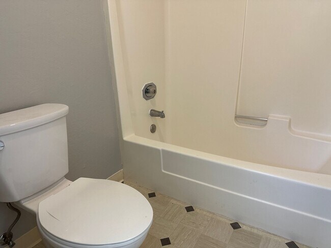 Building Photo - Beautifully updated 2 bedroom, 2.5 bathroom Townhouse in West San Jose!