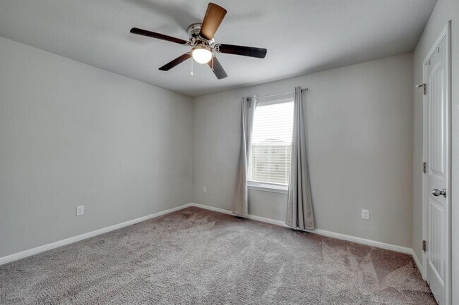 Building Photo - 10605 Harwood Overlook Cove