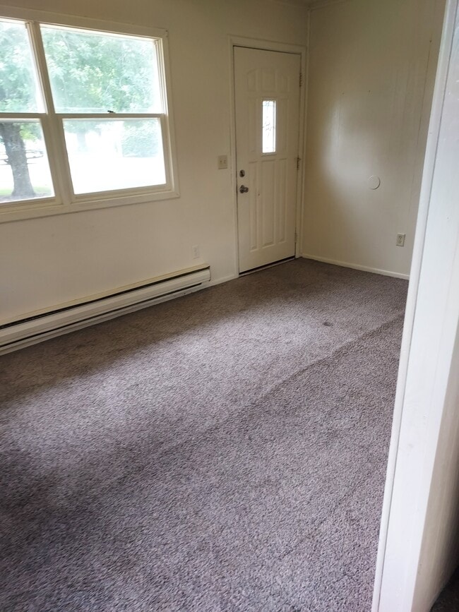 Building Photo - Hofer Duplex