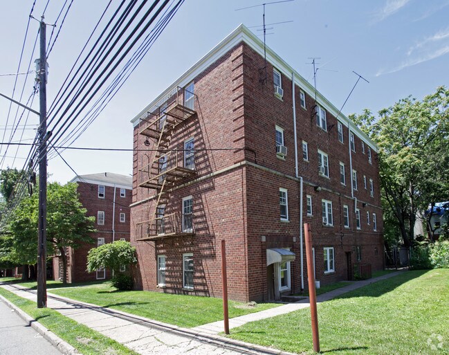 Primary Photo - 391-419 Union Ave