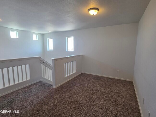 Building Photo - 7517 Red Cedar Dr