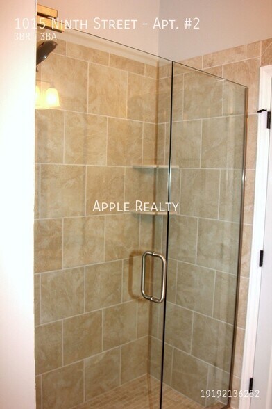 Building Photo - 1015 Ninth Street-Apt. #2