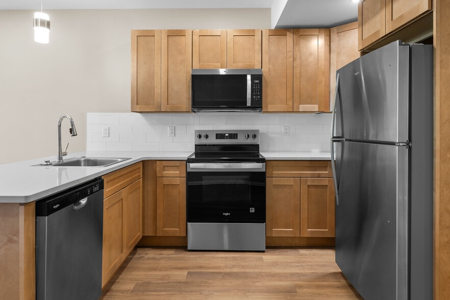 Building Photo - Empire Blvd Estates