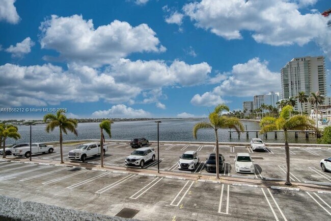 Building Photo - 1200 S Flagler Dr