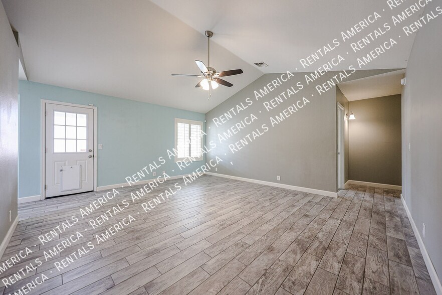 Building Photo - 3922 W Morelos St