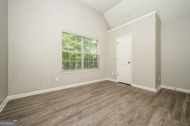 Building Photo - 987 Brisley Cir