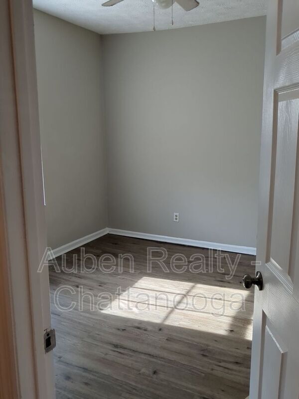 Building Photo - 633 Chestnut St