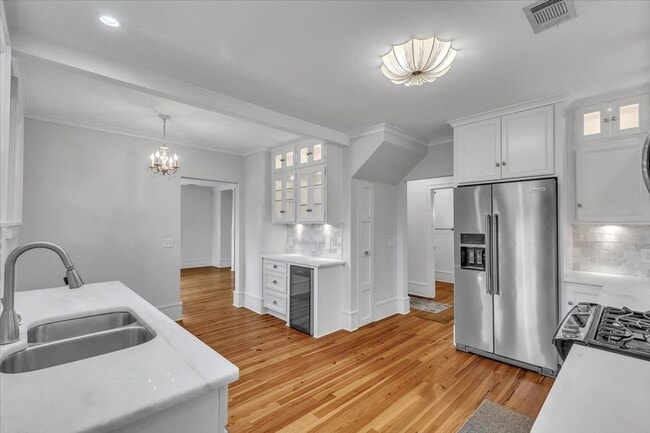 Building Photo - Historic Charm Meets Modern Elegance in Sa...