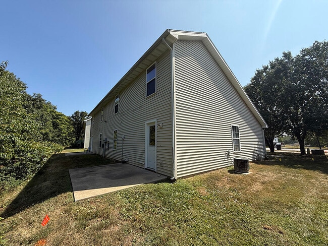 Building Photo - 1709 Hanover Blvd