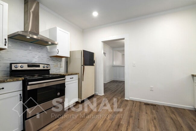 Building Photo - 515 80th St S