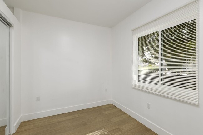 Building Photo - Chic 2BD/1BA ADU in Beautiful Granada Hill...